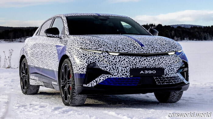 Los Planes De Autos Deportivos Estadounidenses De Renault Acaban De Ser Golpeados Por Los Aranceles de Trump | Carscoops